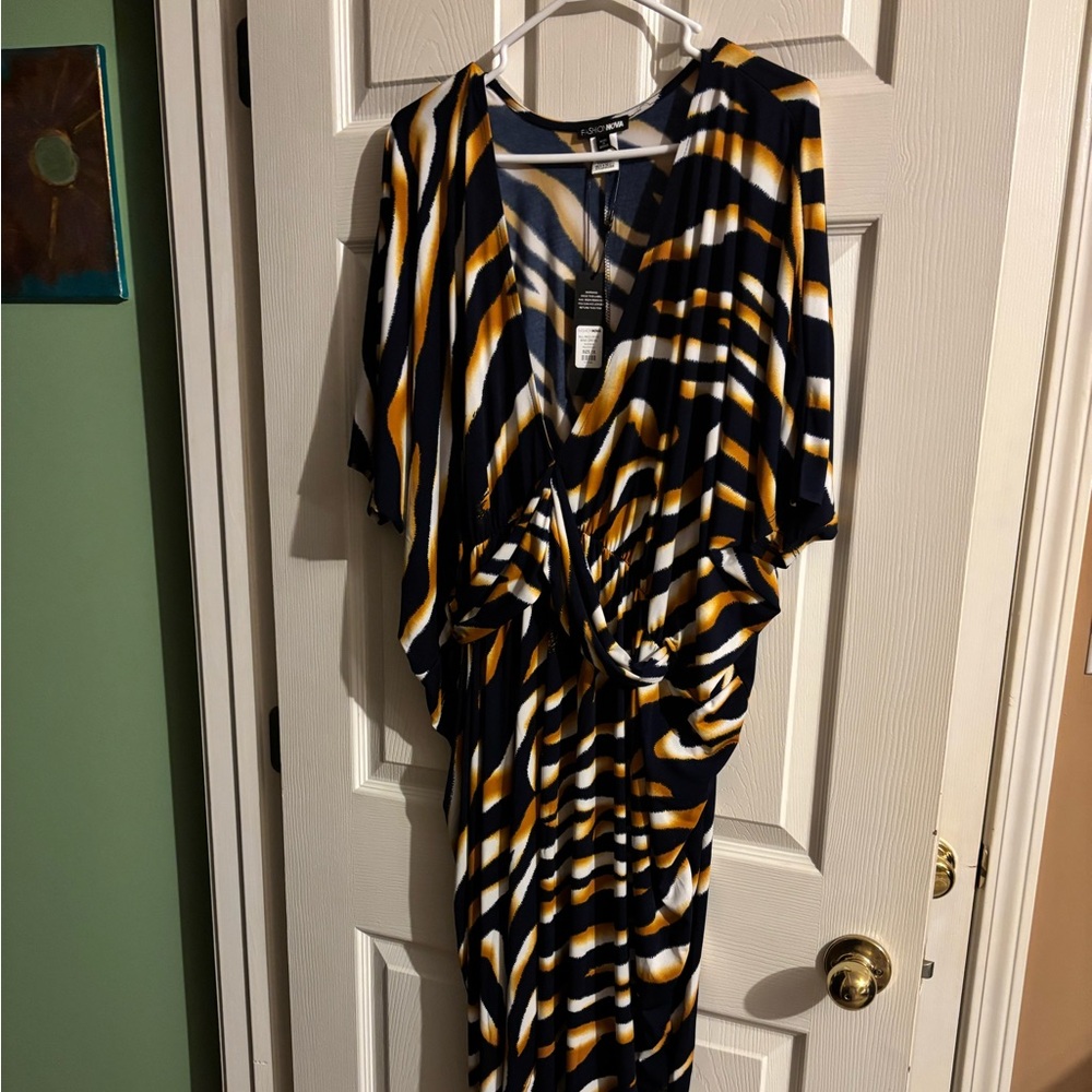Fashion Nova Navy and Gold Maxi Dress